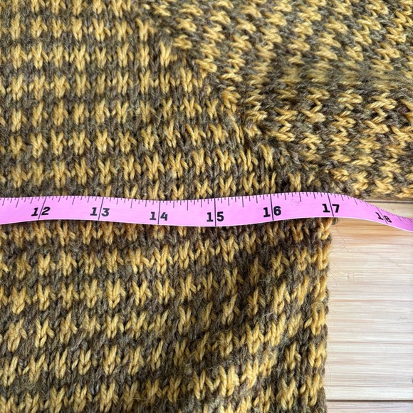 Vintage hand knit brown and mustard cardigan sweater - Picture 4 of 6